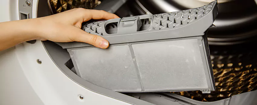 Signs Of A Clogged Dryer Lint Trap in South Bradenton, Florida